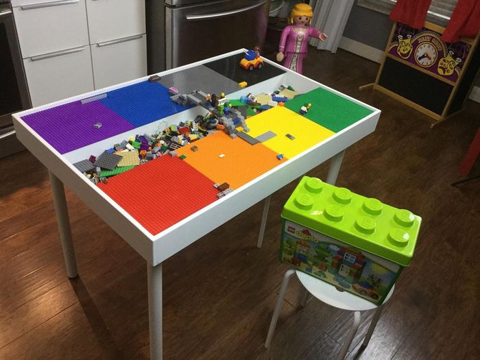 Модуль 18 стол Лего